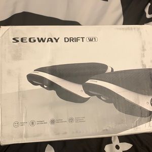 Im selling a electric roller skates hovershoes two weels let me kno brand new a